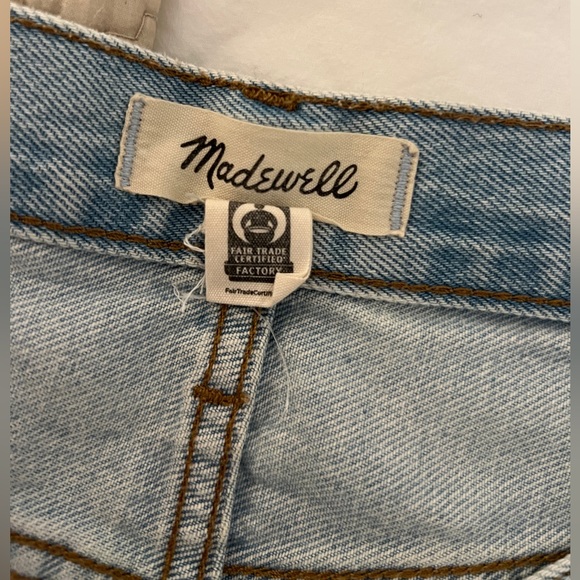 Madewell Relaxed Denim Shorts in Light Wash - Picture 9 of 10